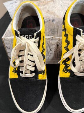 Vans x Peanuts Charlie Brown Old Skool Men’s 10 Yellow Black 2017 w/ Box